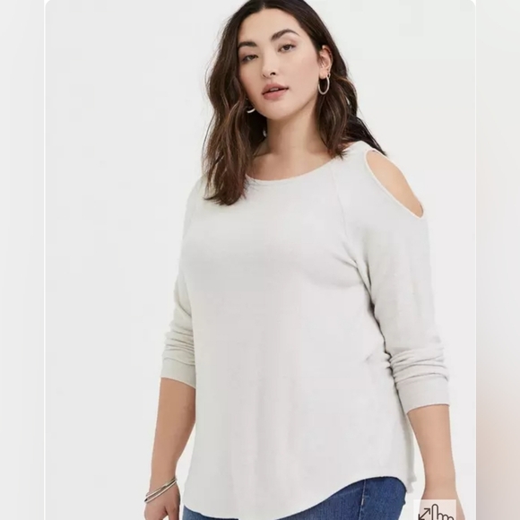 NWT Torrid Super Soft Plush Cold Shoulder Top in Wind Chime Size 00 (M/L) - Picture 2 of 9